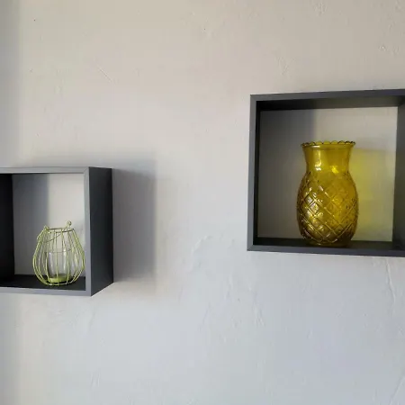 2p Dans Le Vieil Avec Balcon Sur La Marina Appartement Antibes